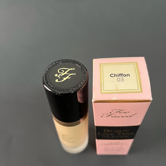Too Faced Born Like This Matte 24 Hour Foundation #03 Chiffon - Picture 4 of 4
